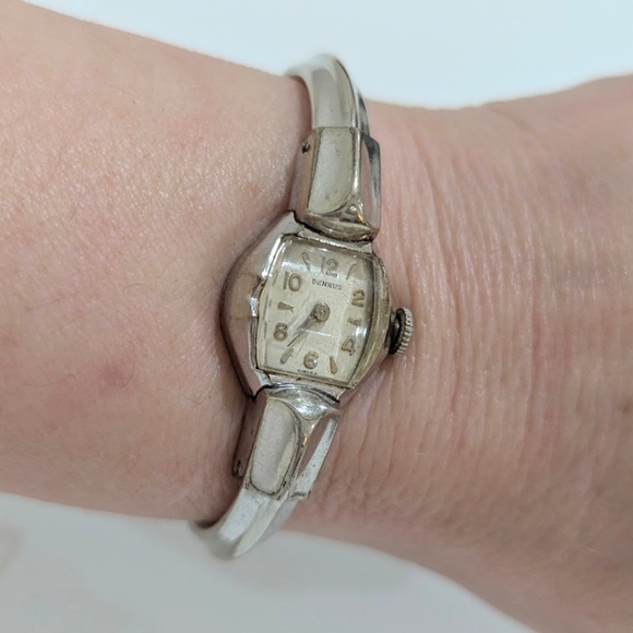 Vintage BENRUS Petite Silver Ladies Wind-Up Wrist Watch Bracelet 10K Gold filled - Picture 3 of 14